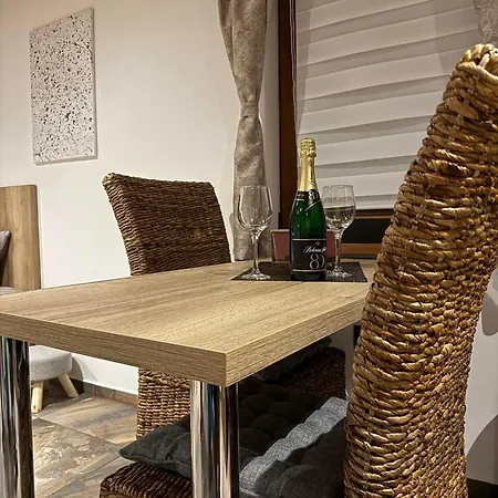 Διαμέρισμα Home1 *